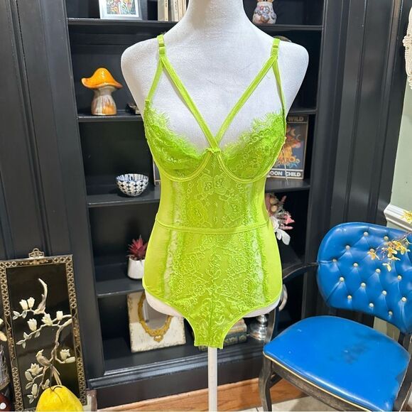 Just Sexy Lingerie Neon Green NWT Lace Lingerie Size M - Picture 2 of 12